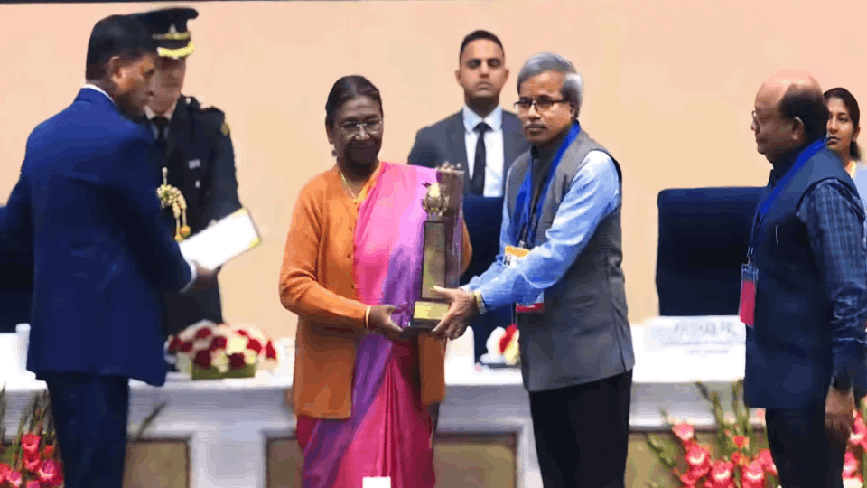 President Draupadi Murmu gives first award for energy conservation to North Central Railway