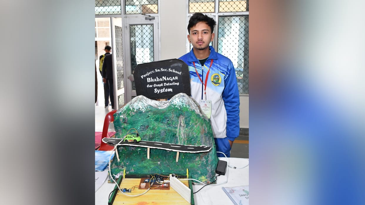 Bal Vigyan Sammelan in NIT Hamirpur Student prepare censor technique model