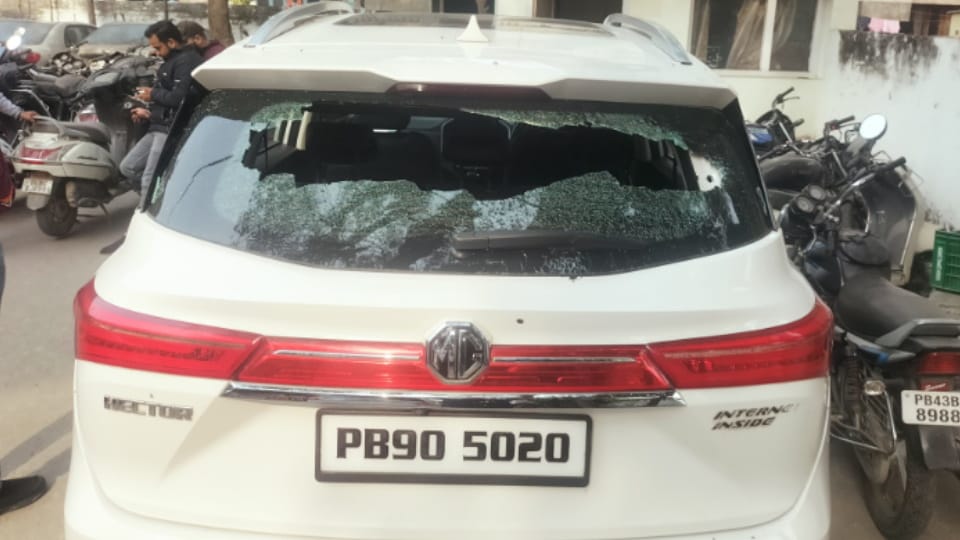 Firing on Travel Agent Car in Jalandhar