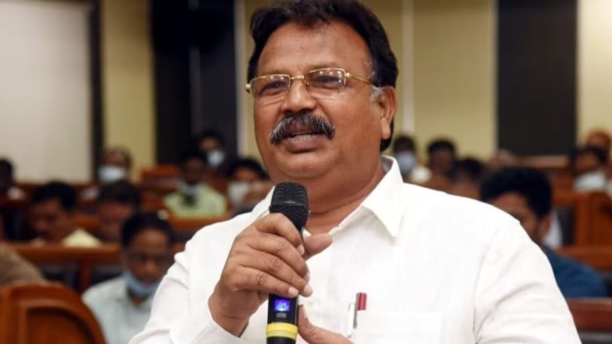 Andhra Pradesh MLC Shaik Sabjee dies in car mishap at Cherukuvada village