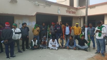 BN Mandal University: छात्र संगठनों ने रोकी PG सेकेंड सेमेस्टर की परीक्षा; प्रधानाचार्य से की धक्का-मुक्की Student organizations stopped PG second semester examination in BN Mandal University; scuffle with principal