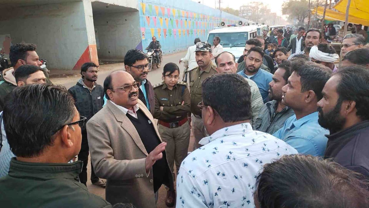 On the orders of CM, the administration is busy in removing meat and fish shops