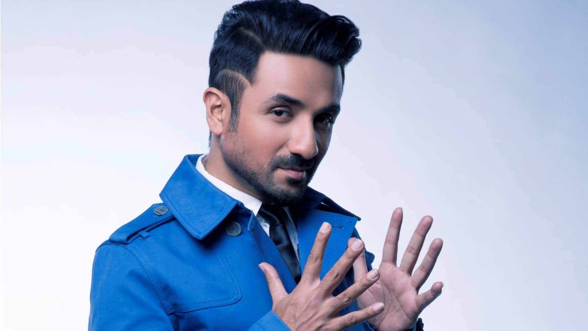 Vir Das to now become the First Indian Comedian to perform at the Iconic Apollo Theatre Stage in London