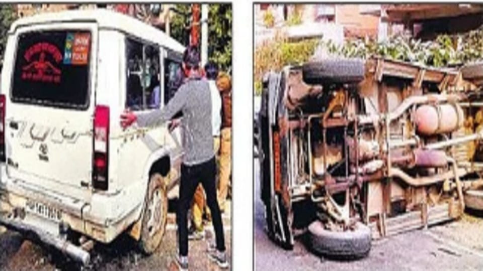 School van overturns after colliding with BJP leader's car in Vasundhara, nine children injured