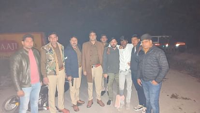 Agra Police caught robbers in an encounter in just nine hours looted Activa from grocer