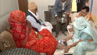 Rajasthan: मुख्यमंत्री भजनलाल शर्मा के पिता जयपुर के एसएमएस अस्पताल में भर्ती, ICU में चल रहा इलाज Rajasthan CM Bhajan Lal Sharma father Health update undergoing treatment in ICU of SMS Hospital Jaipur