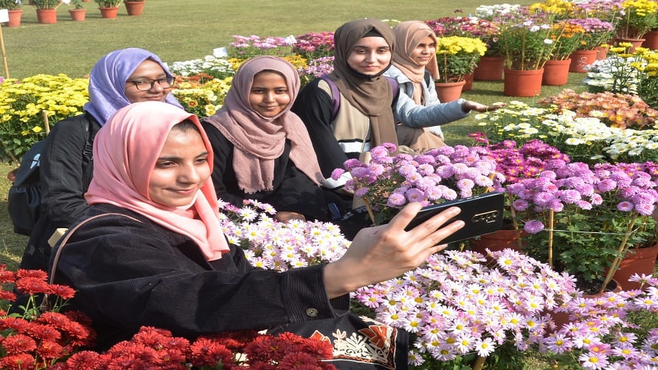 Flower exhibition in AMU