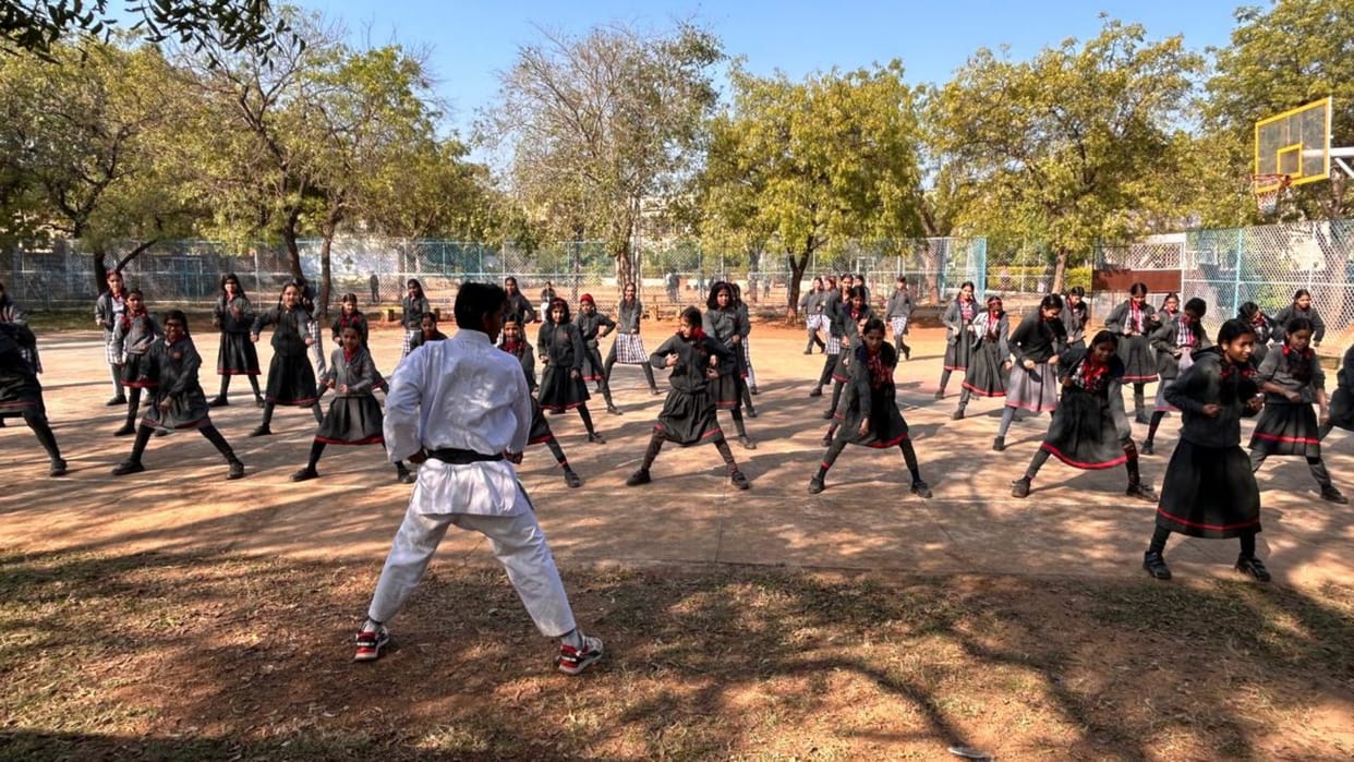 Shivpuri News Girl students of PM Shri Kendriya Vidyalaya are learning self defense skills