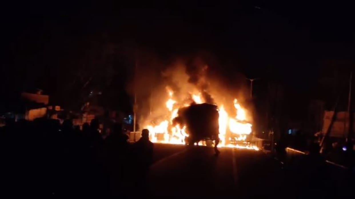 Agar Malwa News Two trucks caught fire during a road accident in Susner