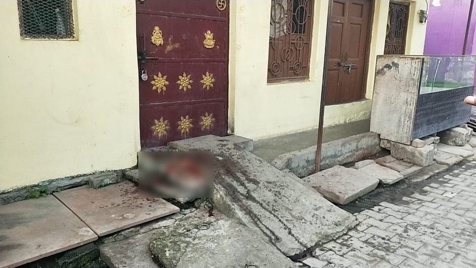 young man killed a man with a sharp weapon who came with his girlfriend In Farrukhabad