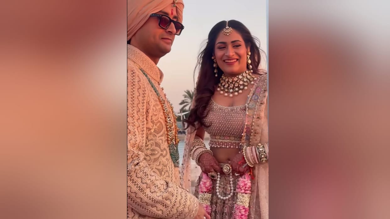 Karthik and Akansha of Muzaffarnagar got married in Bahrain
