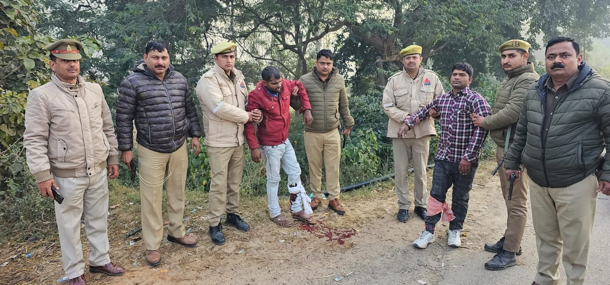 Two arrested after encounter in Kotwali harpur in Sitapur.