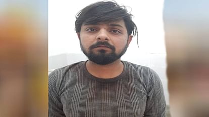 UP: क्लोन एक्सप्रेस में शराबी एसी मैकेनिक का हंगामा, जीआरपी सिपाही पर किया हमला; खड़ी करनी पड़ी ट्रेन AC mechanic created ruckus after drinking alcohol in Clone Express in Shikohabad