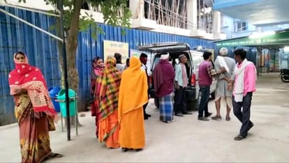 Bihar News : बेगूसराय में महिला की हत्या, इस चीज के लिए भतीजे ने पीट-पीटकर मार डाला Bihar News: Woman murdered in Begusarai, nephew beats his aunt to death for land