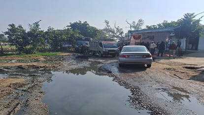 Villagers boycotted Lok Sabha elections due to dilapidation of Chandpa-Baghna road of Hathras