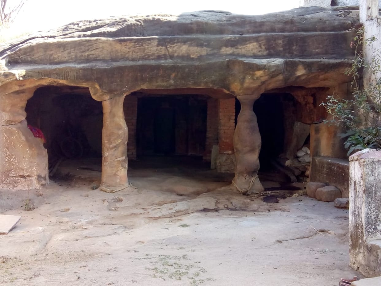 MP News: Lakhbariya caves of Pandava period are becoming victims of indifference