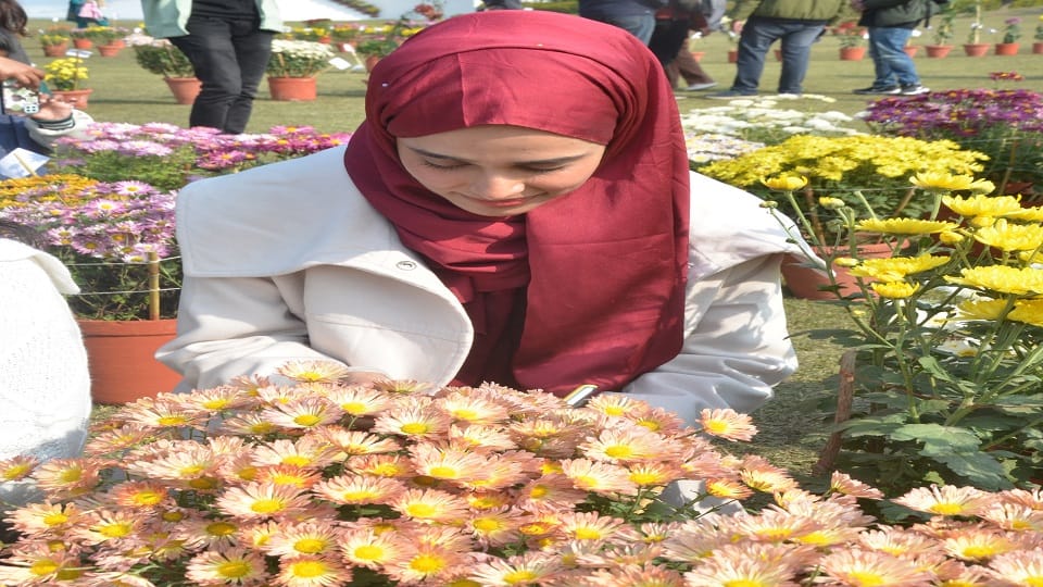 Flower exhibition concludes in Gulistan-e-Syed of AMU