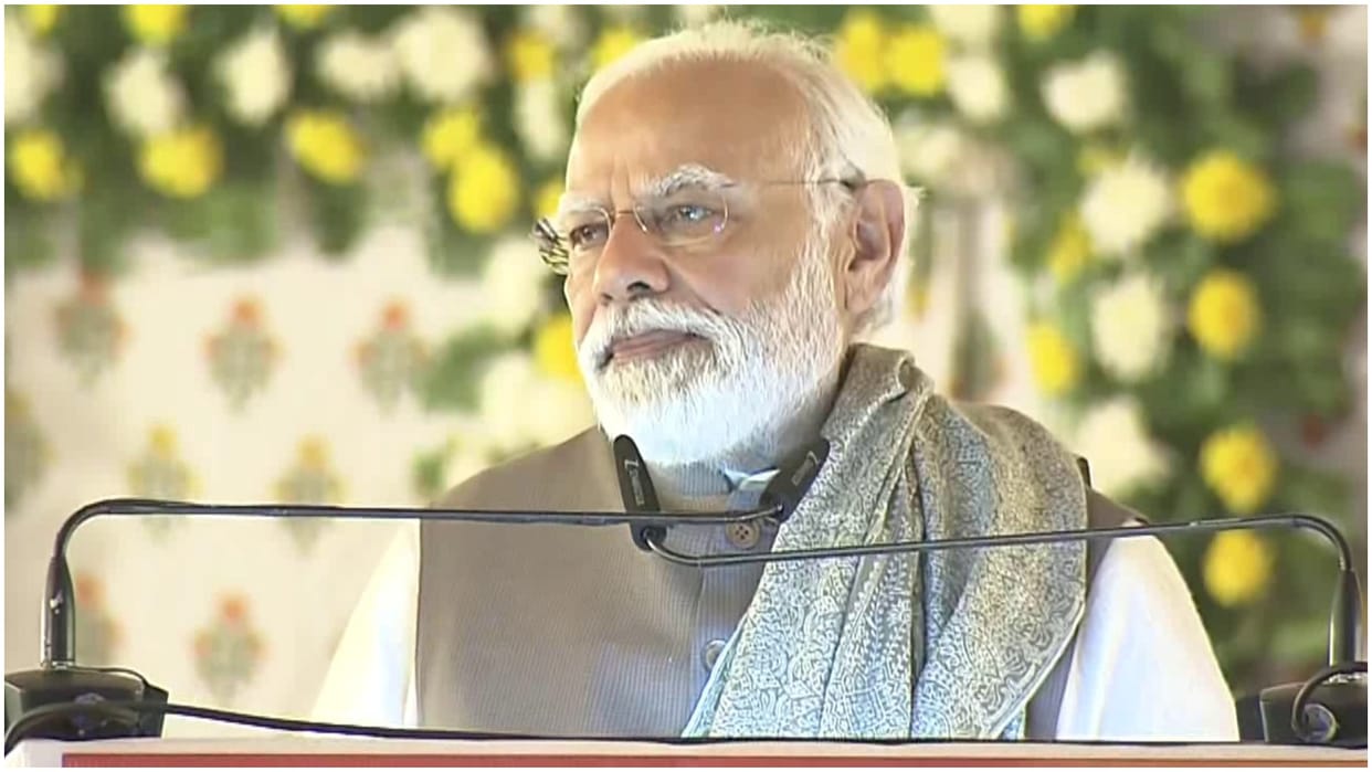 Varanasi: PM Modi will gift 37 development projects to the state today, will start election campaign