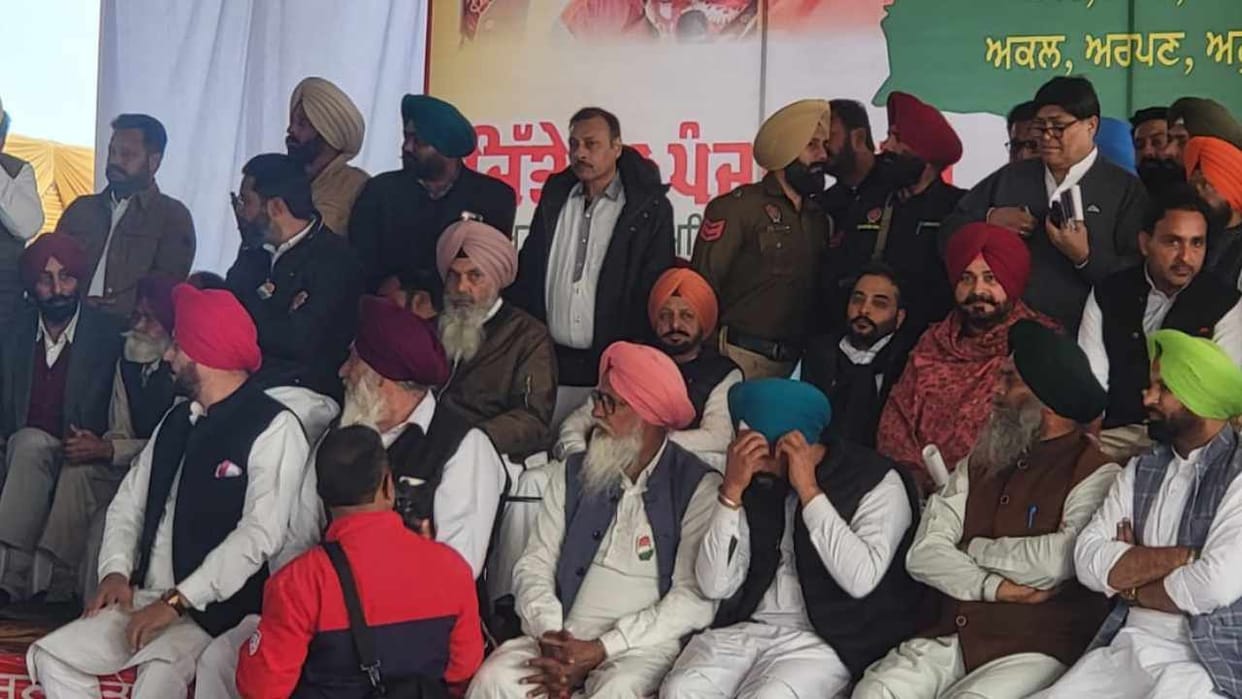 Navjot Singh Sidhu targets Aam Aadmi Party in Bathinda rally
