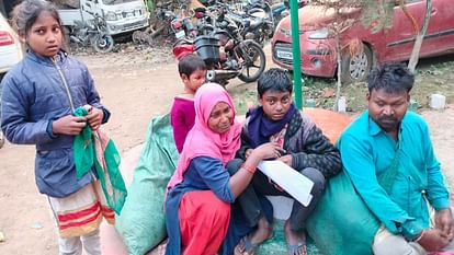 Shopkeeper throws poisonous substance on blind beggar and his son in Darbhanga; Admitted to DMCH