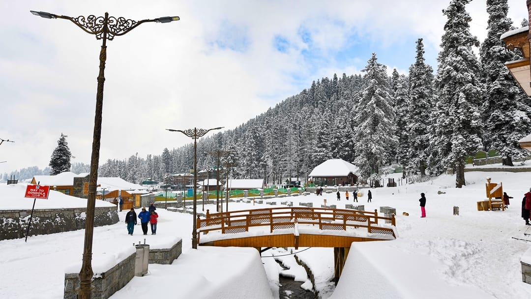Weather: Snowfall in many hilly areas including Gulmarg Pahalgam orange alert in 11 districts