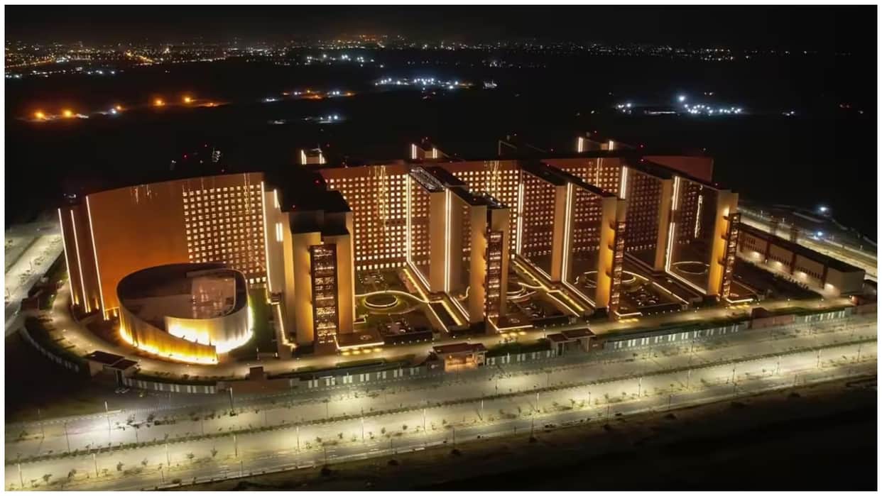 Surat Diamond Bourse Inauguration: PM Narendra Modi Inaugurate Largest Office Building Bigger Then Pentagon