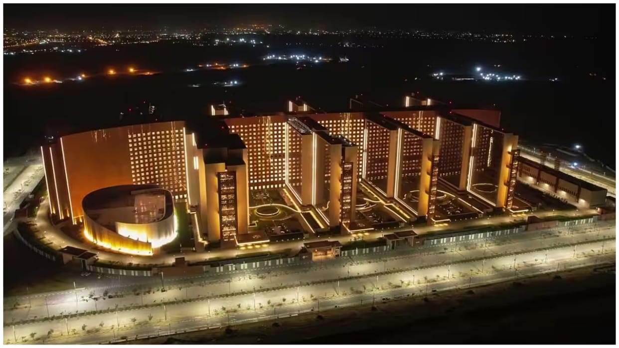 Surat Diamond Bourse Inauguration: PM Narendra Modi Inaugurate Largest Office Building Bigger Then Pentagon