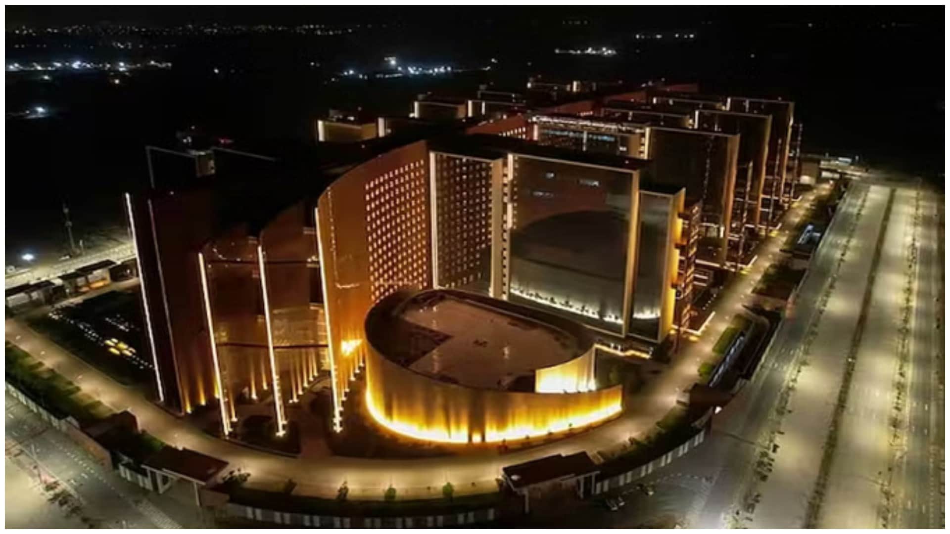 Surat Diamond Bourse Inauguration: PM Narendra Modi Inaugurate Largest Office Building Bigger Then Pentagon
