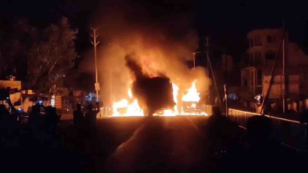 Agar Malwa Accident News: Truck Driver Burnt Alive In Collision Between Two Vehicles