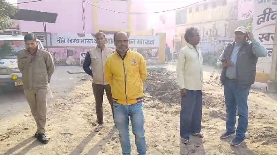 teenager dies due to tractor hits bike in Bareilly