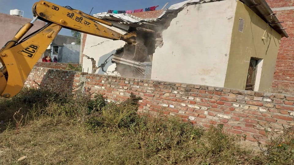 BDA Bulldozers Run On Illegal Colonies In Bareilly