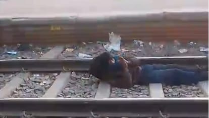 Bihar News: Goods train passes over Gaya youth; remained lying on the track, life saved
