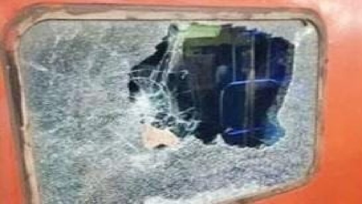 Bihar: Stone pelting on Pawan Express, train was going from Jaynagar to Lokmanya Tilak Terminal.