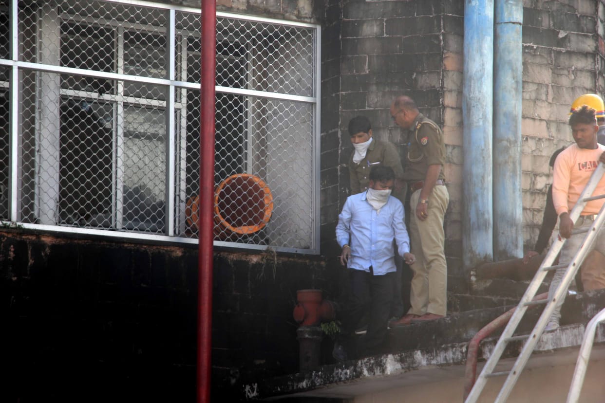 Fire in SGPGI: Only death was visible in the smoke spread everywhere