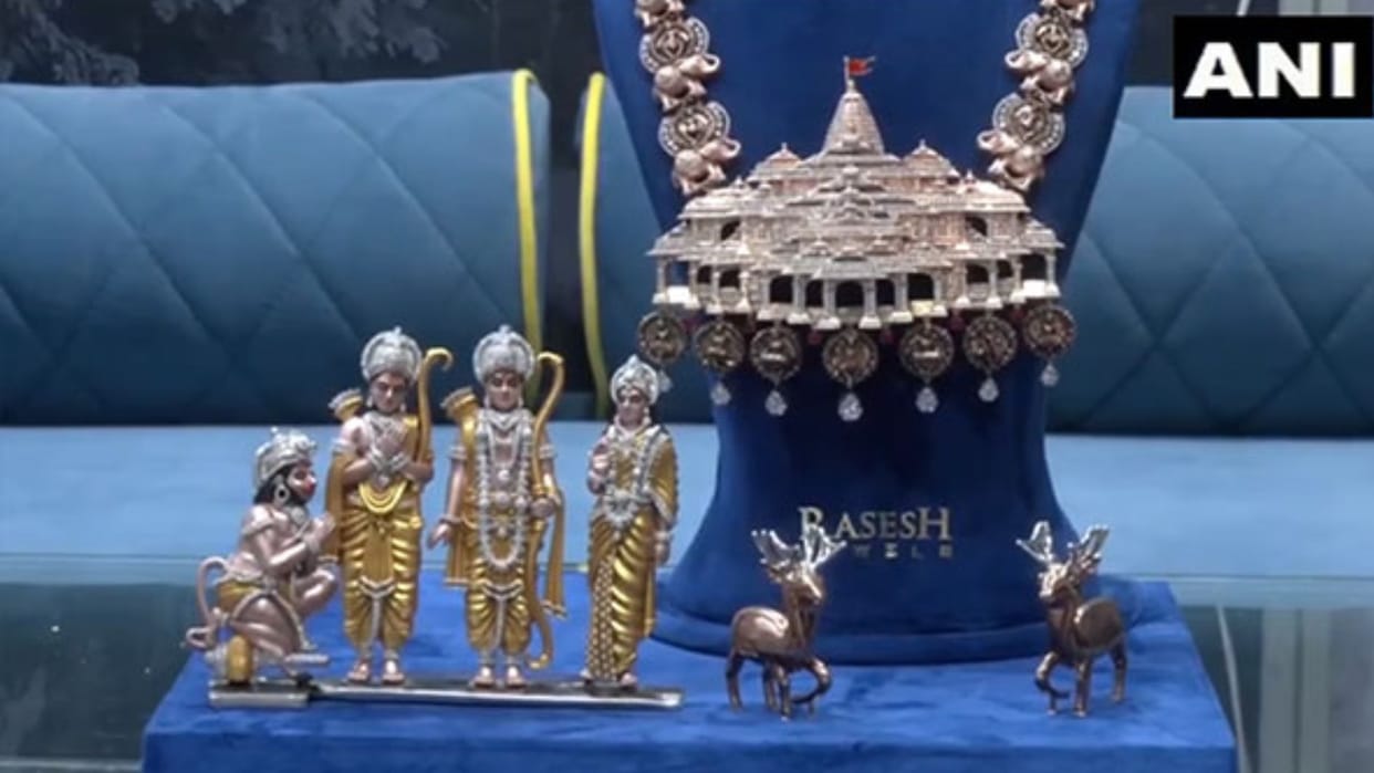 Over 5000 American diamonds used to make necklace on theme of Ram Temple
