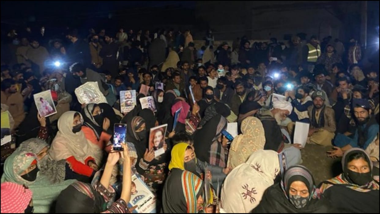 Pakistan police harass Baloch protesters detained many people