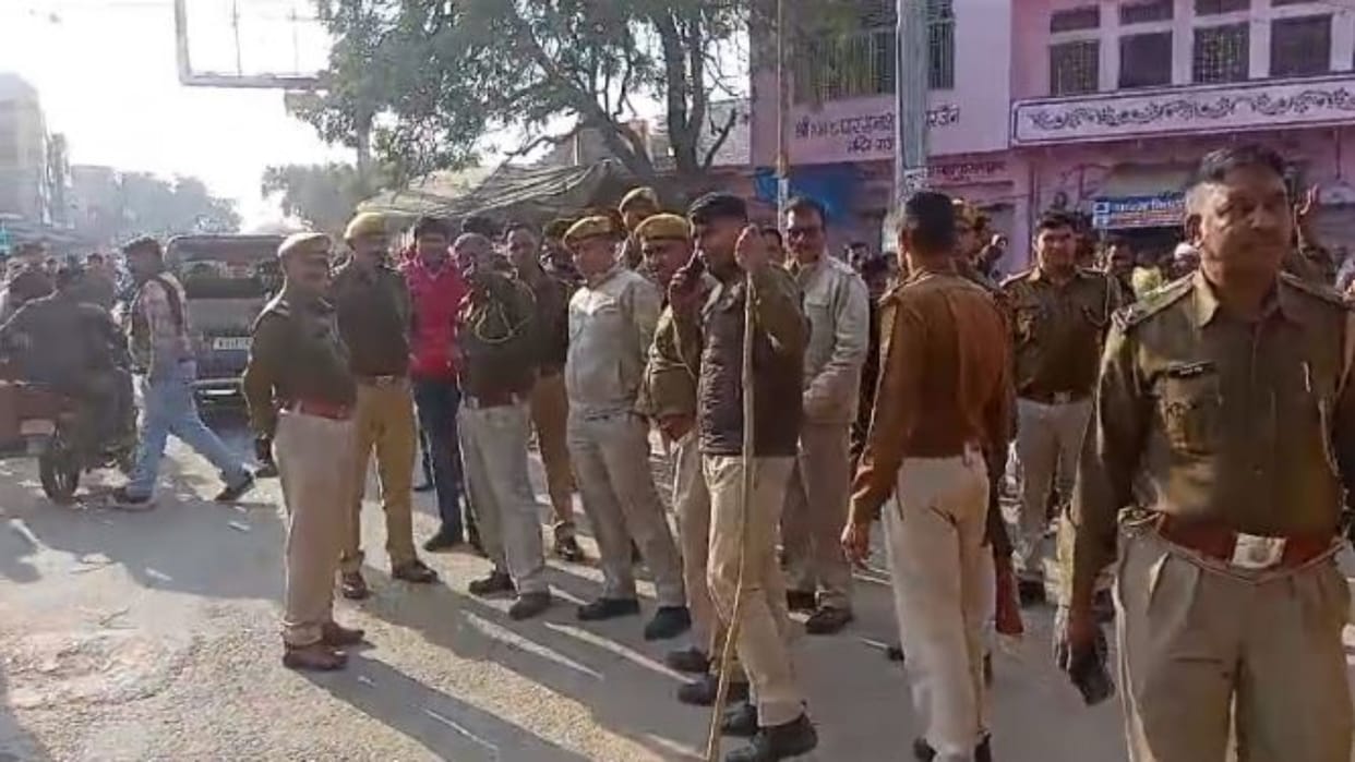 Dholpur Speeding truck driver crushed five people in Rajkheda two died and three injured