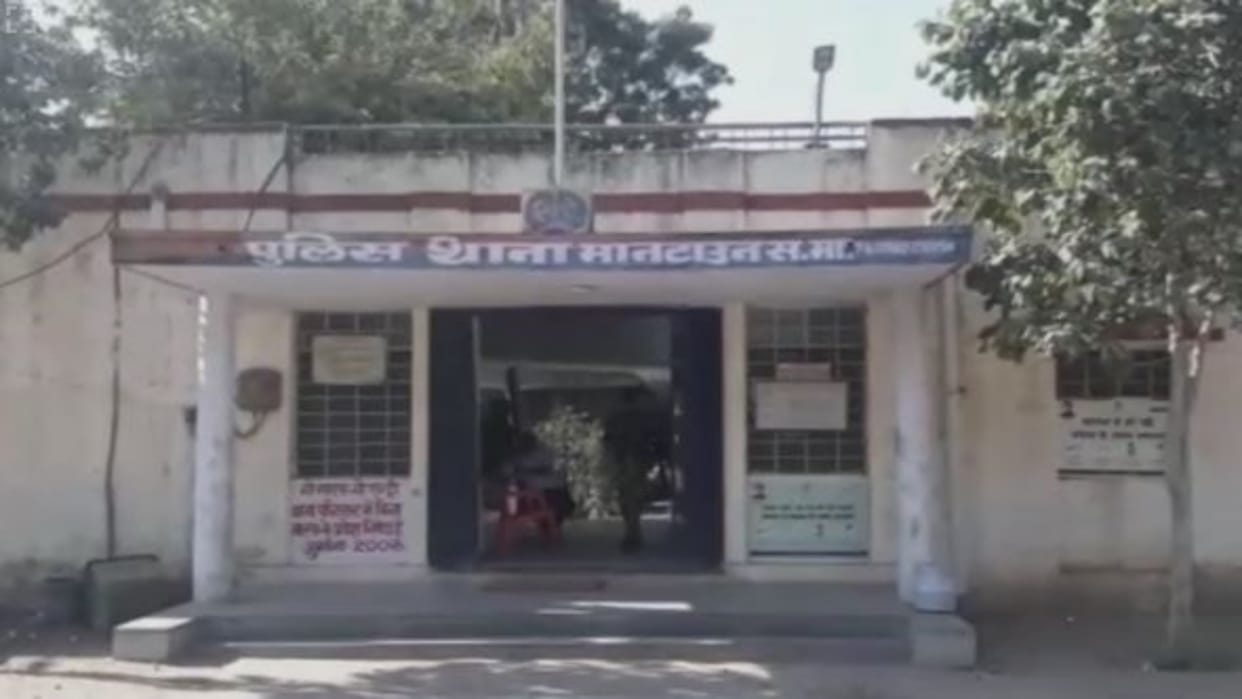 Sawai Madhopur Mantown police arrested the absconding accused with a reward of Rs 15 thousand
