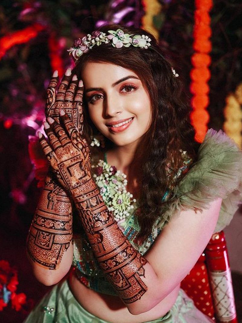 Bridal mehndi hi-res stock photography and images - Alamy