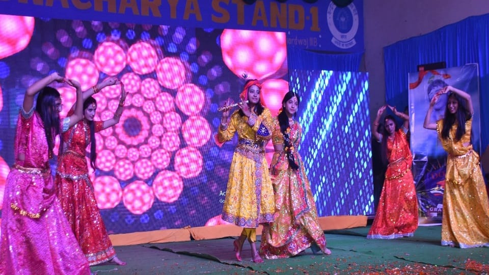 Cultural programs graced the annual function of Doon Public School