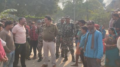 Youth riding bike while returning home in Gopalganj died after colliding with tree, family fear of murder