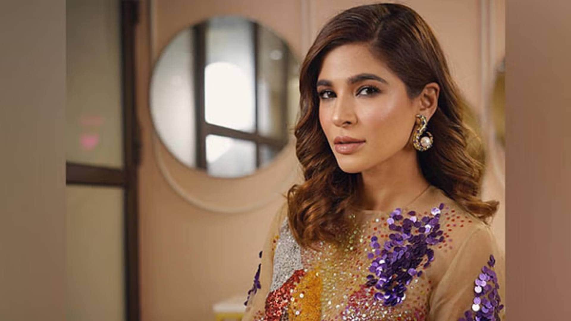 Ayesha Omar does not feel safe in Pakistan actress statement goes viral see netizens reaction