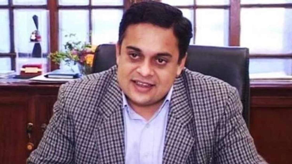 Pakistan's top election body orders removal of PM's advisor