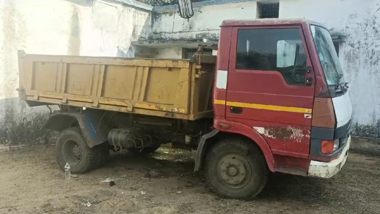 mini truck seized while transporting illegal coal excavation