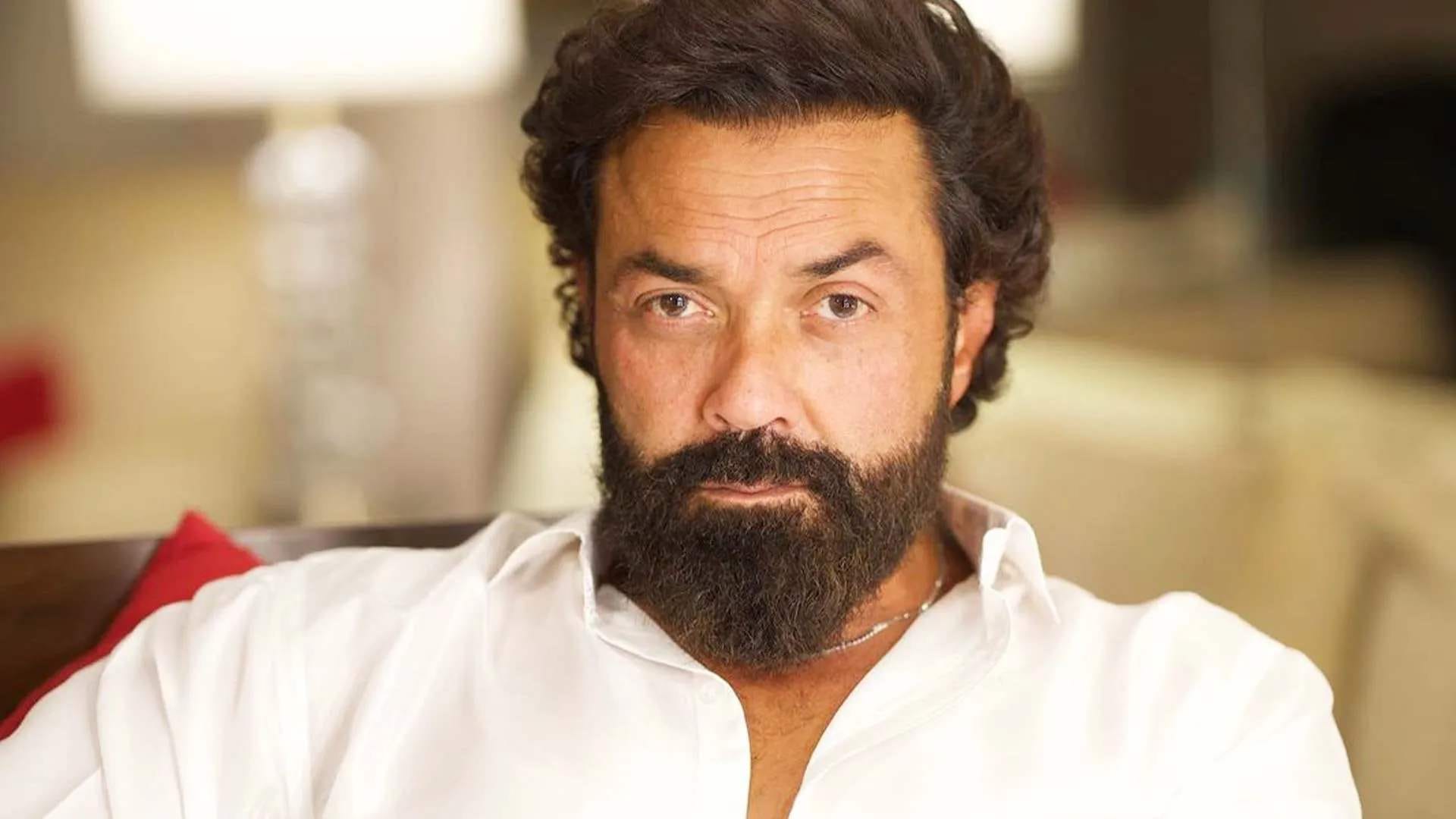 Animal Actor Bobby Deol Kissed by Female Fan on His Birthday Celebration Video went Viral on Social Media
