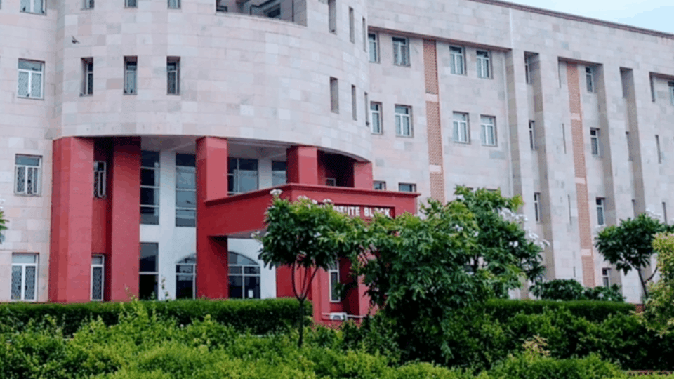 Ch. Case registered on the complaint of Director-Principal of Brahmaprakash Ayurveda Charak Institute