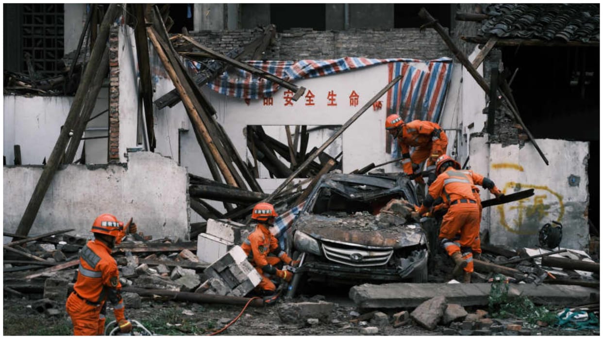 world news updates in hindi china earthquake death toll goes up two people still missing