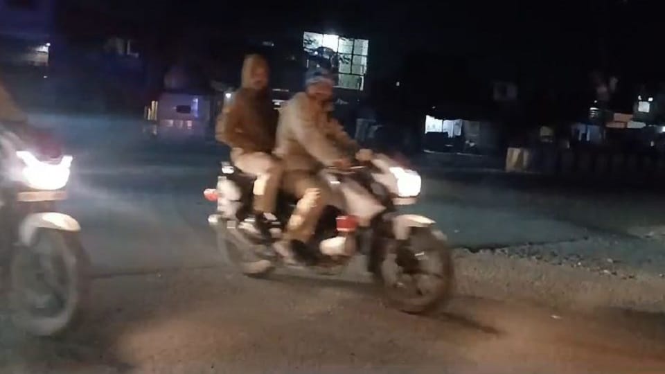Thieves entered the Municipal President's house neighbors raised noise as soon as they saw police caught one