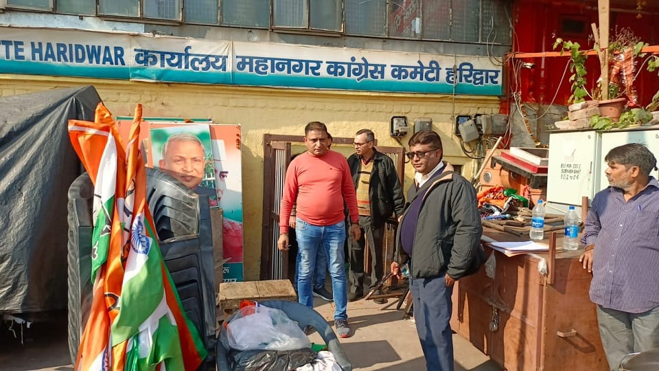 Congress office vacated on court orders in haridwar