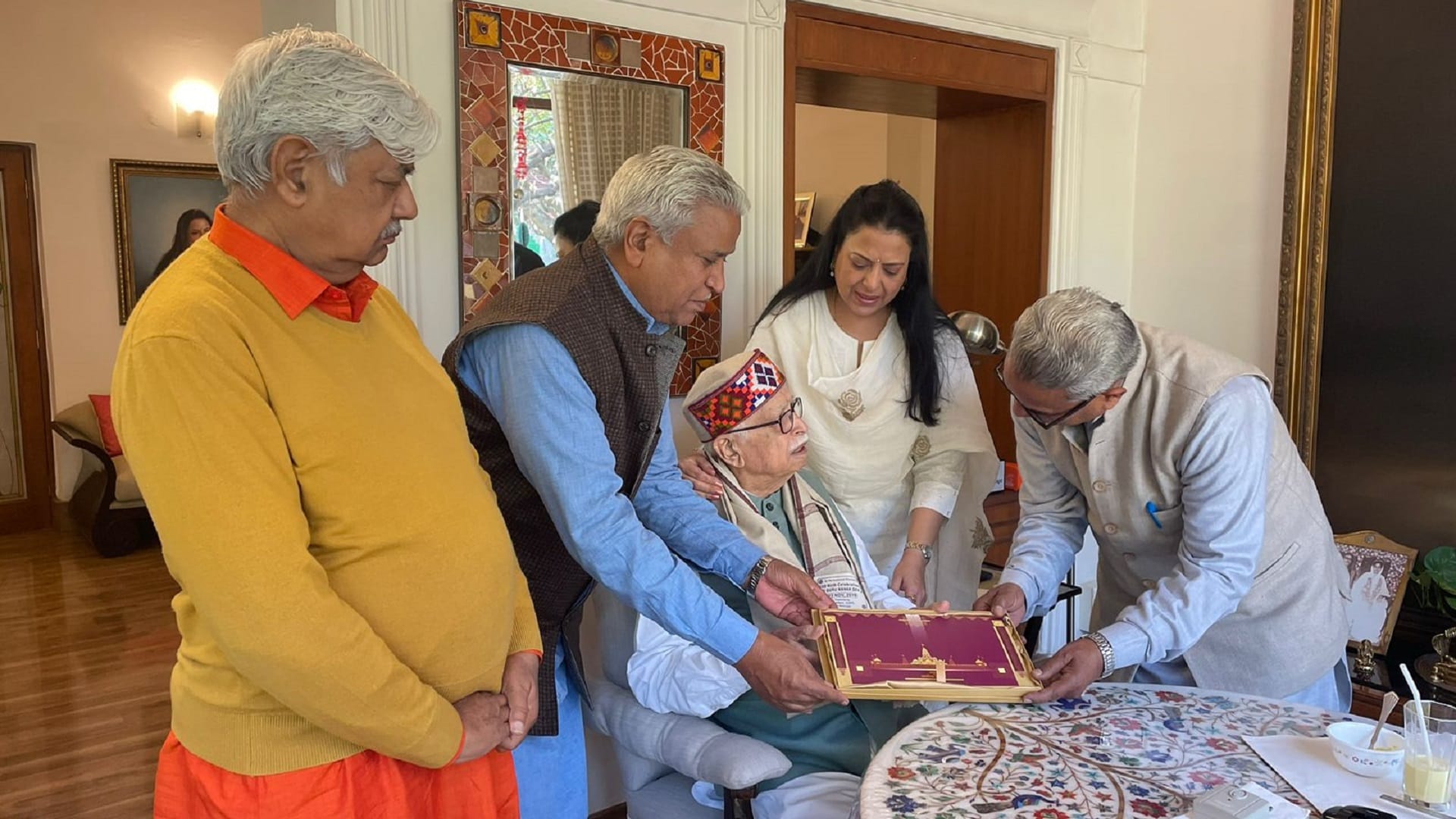 मुरली मनोहर जोशी को निमंत्रण पत्र